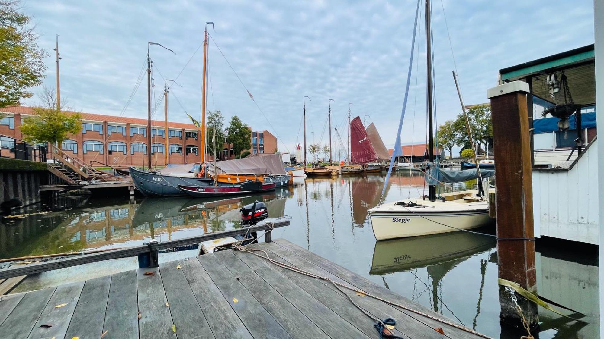 Woonboot 4 Harderwijk Hotel Exterior photo